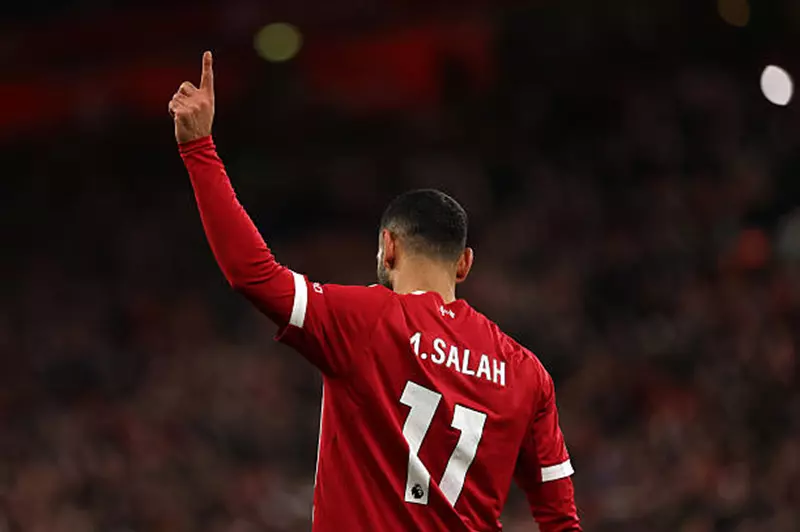 صلاح أساسيا في تشكيل ليفربول ضد نوتنجهام فورست