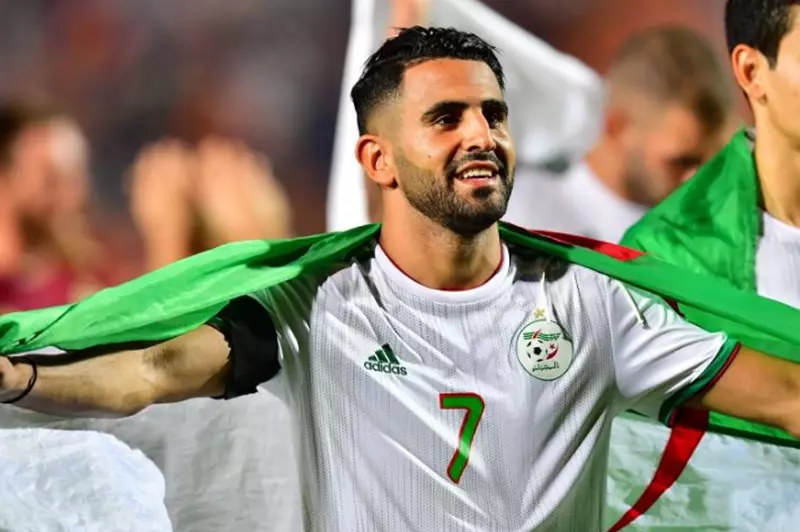 مدرب الجزائر: لن نتنازل عن عواد ومحرز في أمم أفريقيا